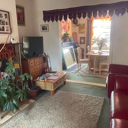 Homestay In The Heart Of Avalon Glastonbury Extérieur photo