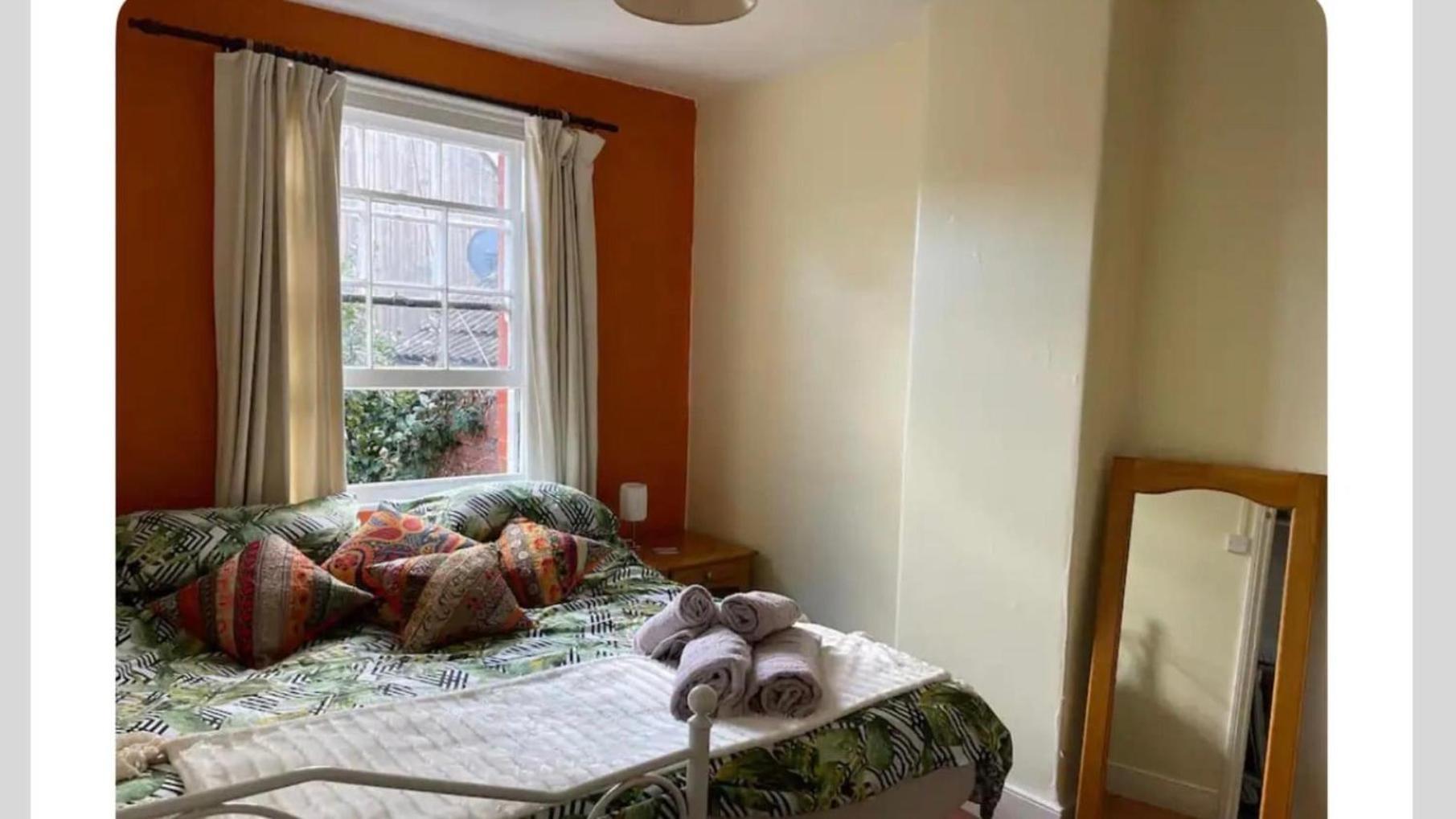 Homestay In The Heart Of Avalon Glastonbury Extérieur photo